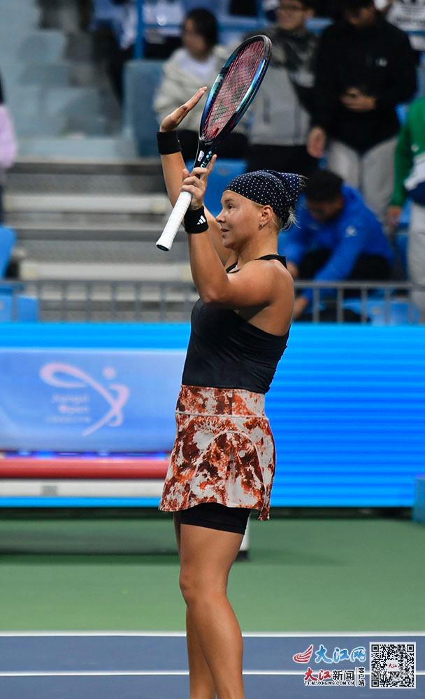 球队在锋线 球队在锋线