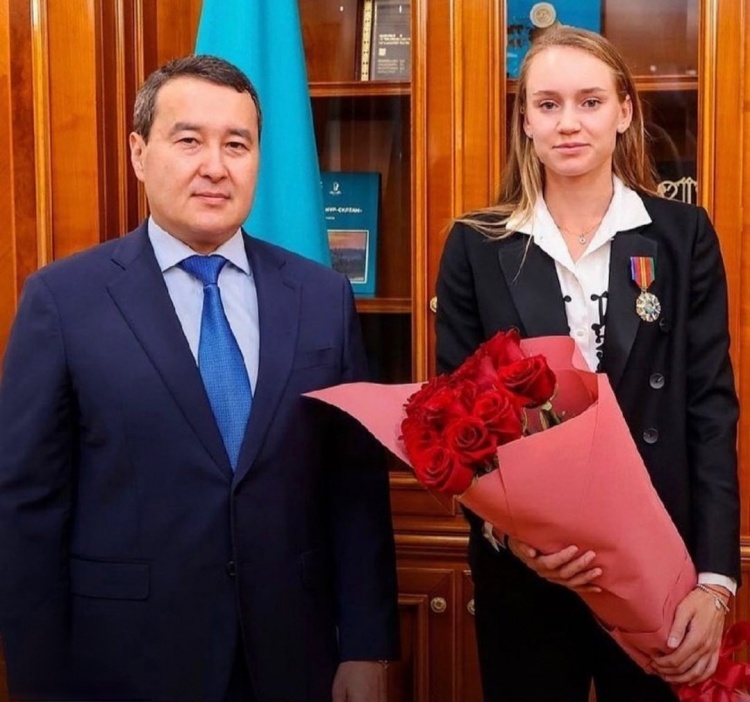 俱乐部的双 俱乐部的双