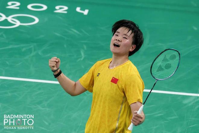 举重赛场上 举重赛场上