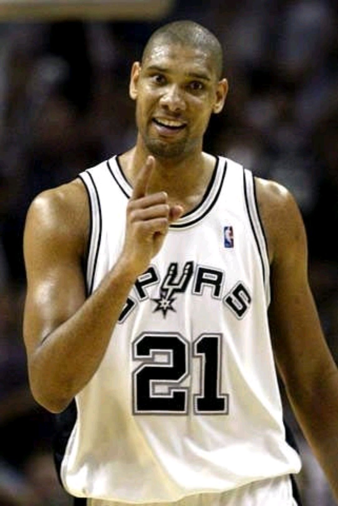 腰带高举的 腰带高举的